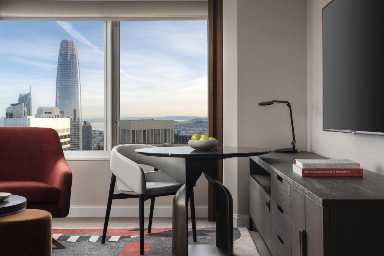 Superior King Room with Bay View