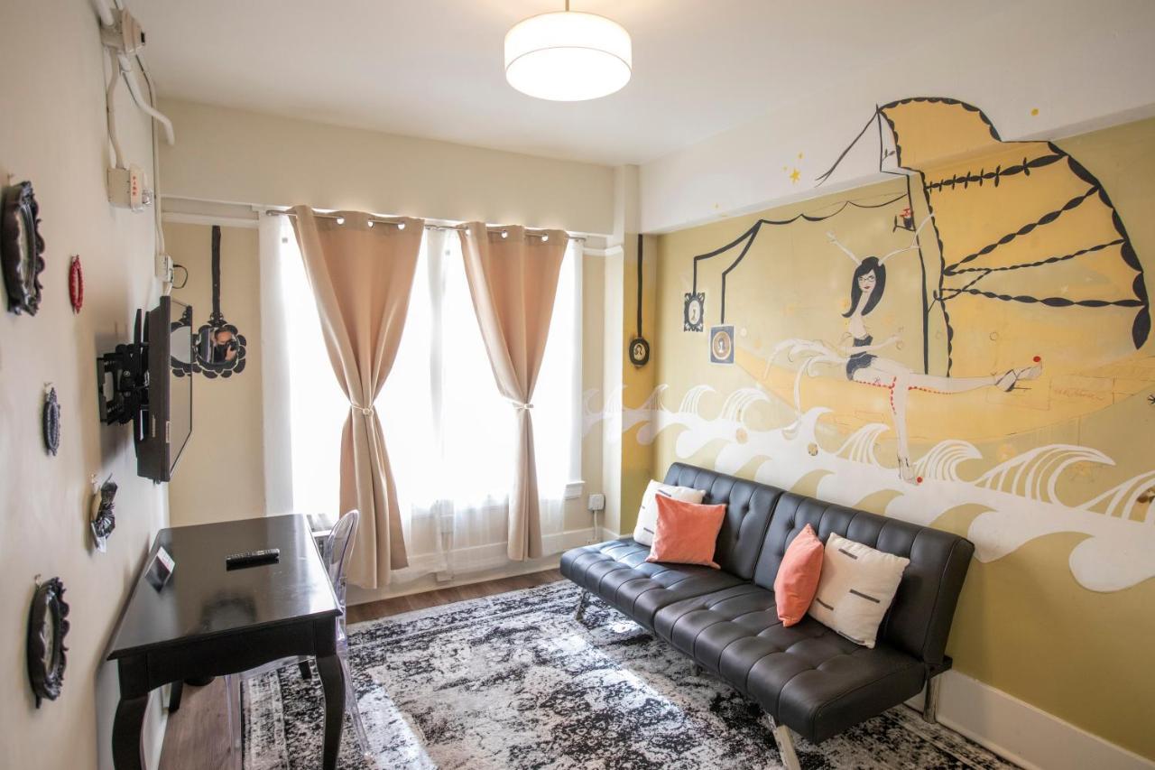 Family Room,1080641770:JPEG