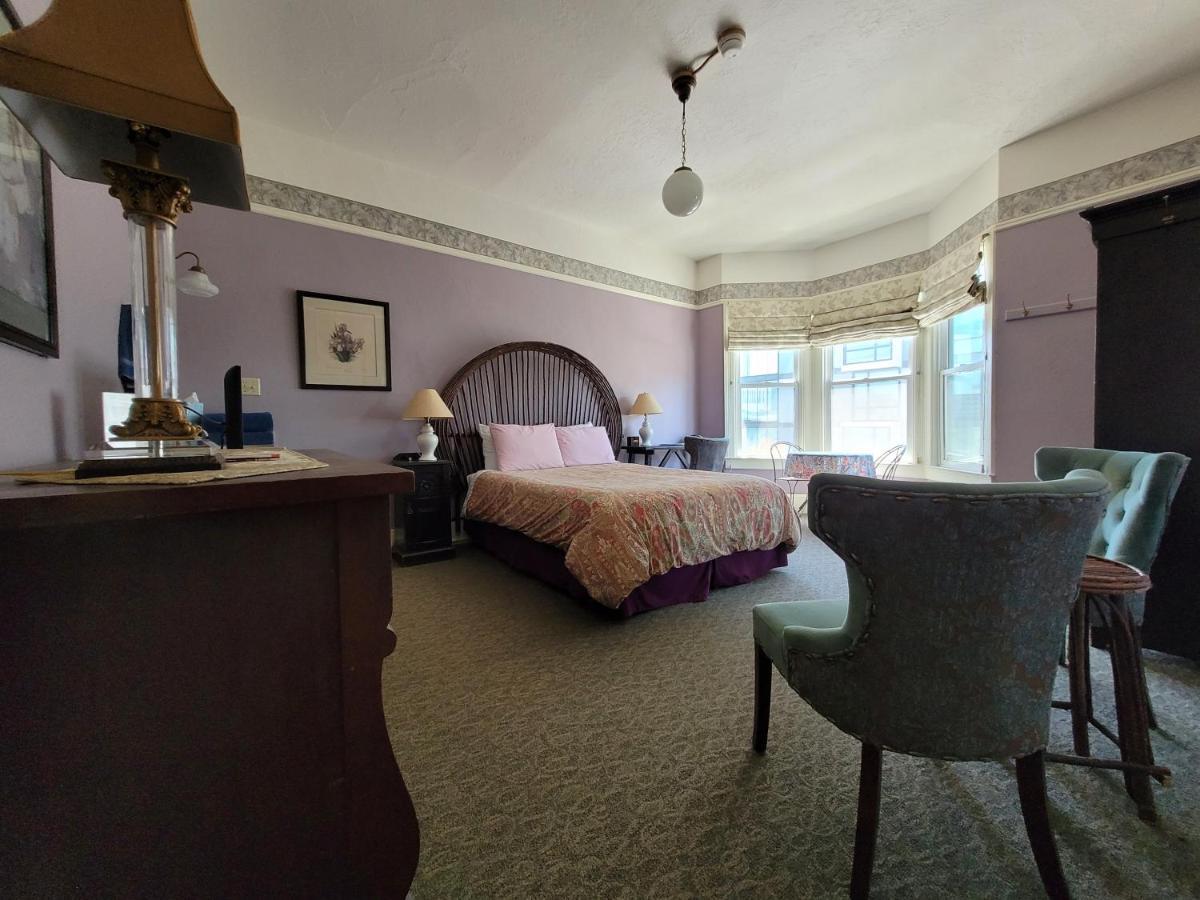 Queen Room with Shared Bathroom