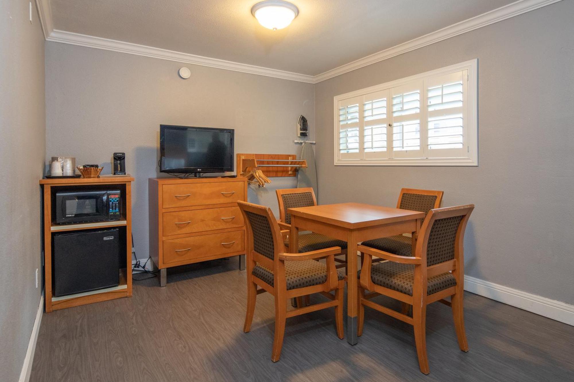 Queen Room - Disability Access,1210105216:JPEG