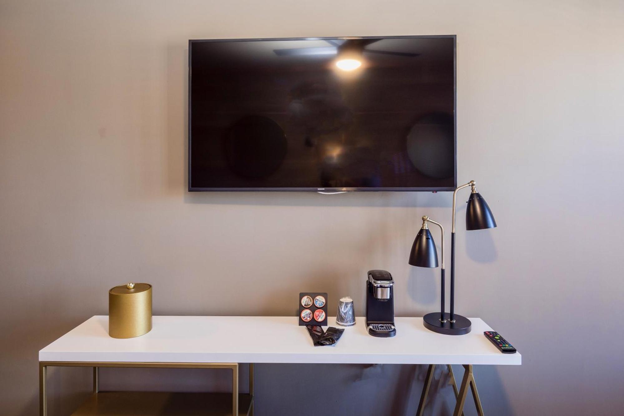 King Room - Non-Smoking,1634417886:JPEG