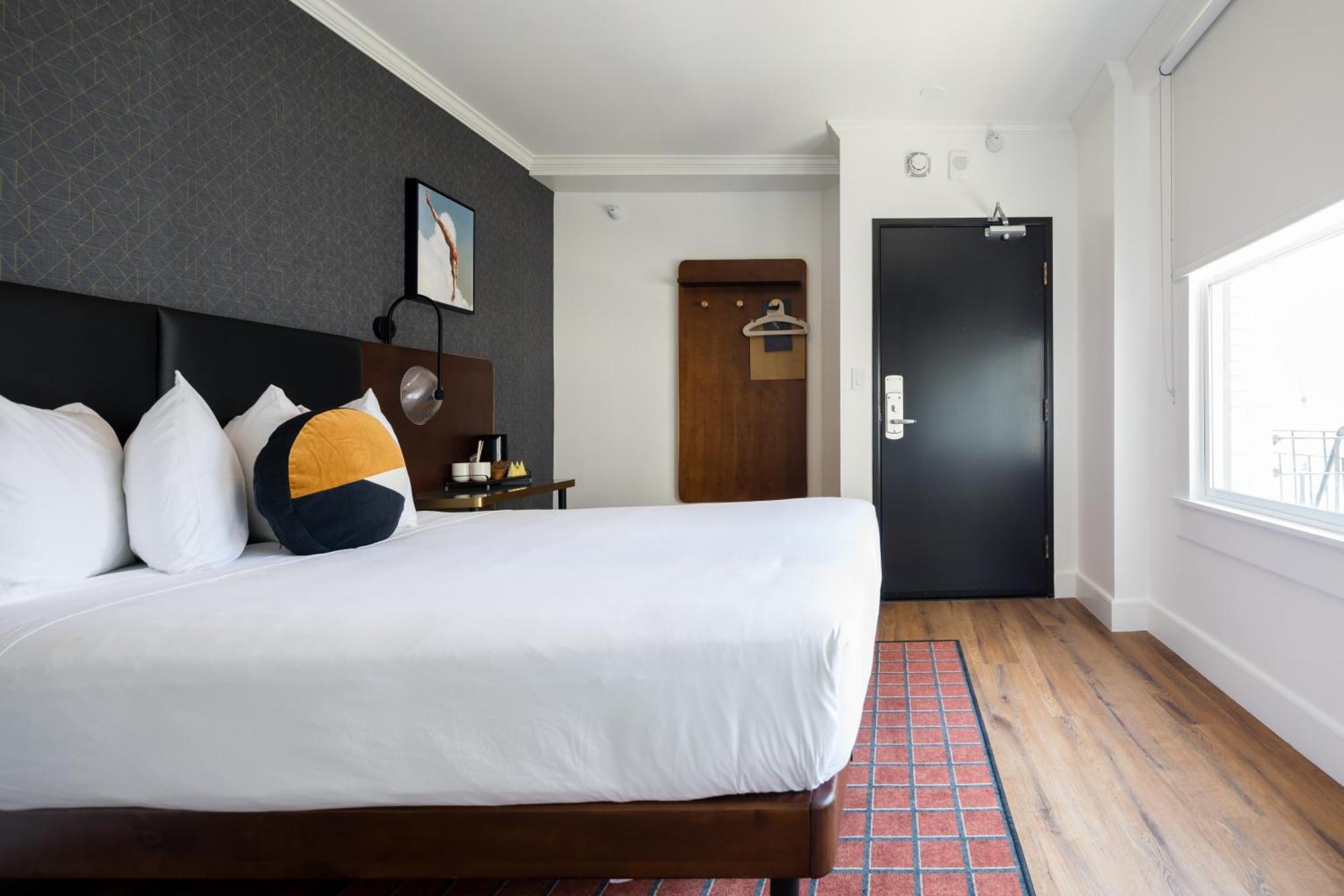 Deluxe Room with a Queen Bed