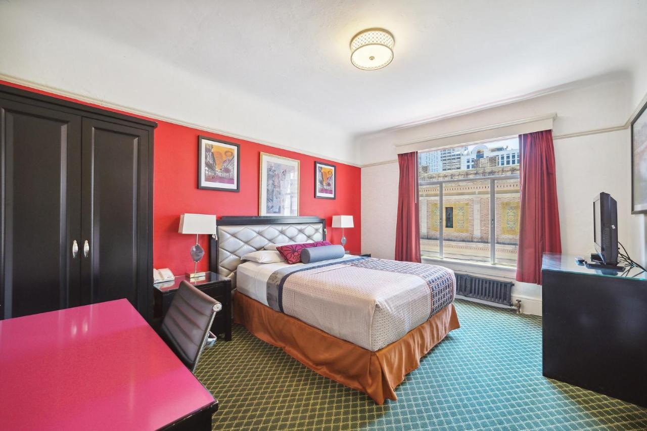 Queen Room with View