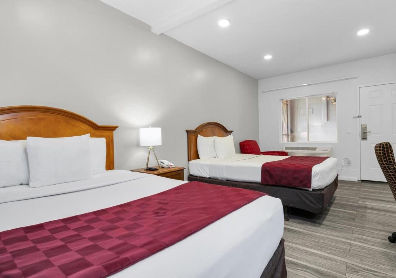 Luxury Triple Room - Non-Smoking,1520030278:JPEG