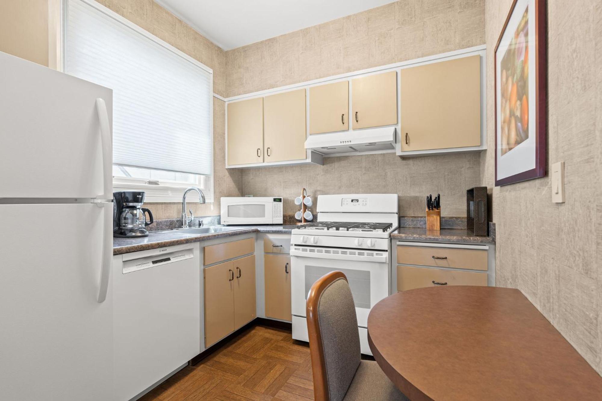 Studio with Balcony,1596305875:JPEG