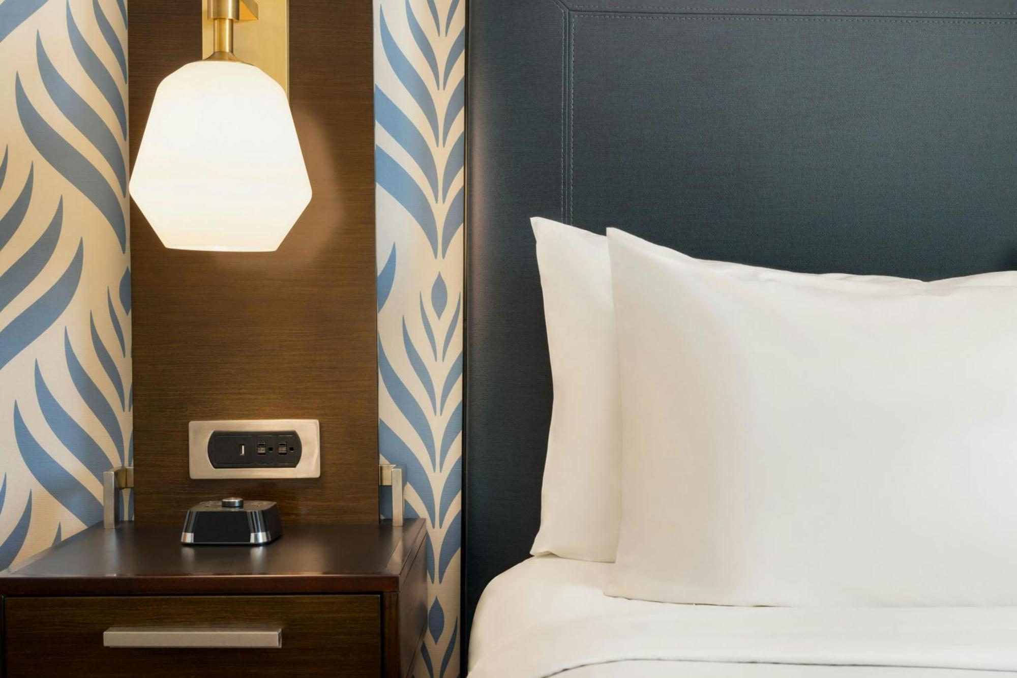 Corner King Room,1666685618:JPEG