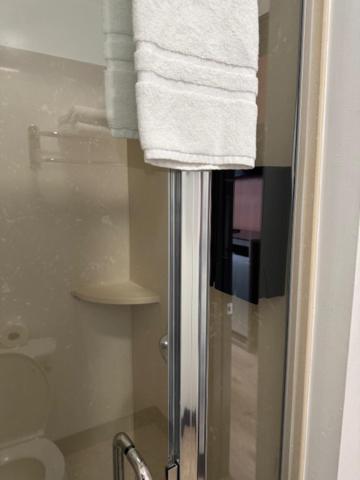 Renovated 1 Queen Bed Private Bathroom Non Smoking,1742648884:JPEG