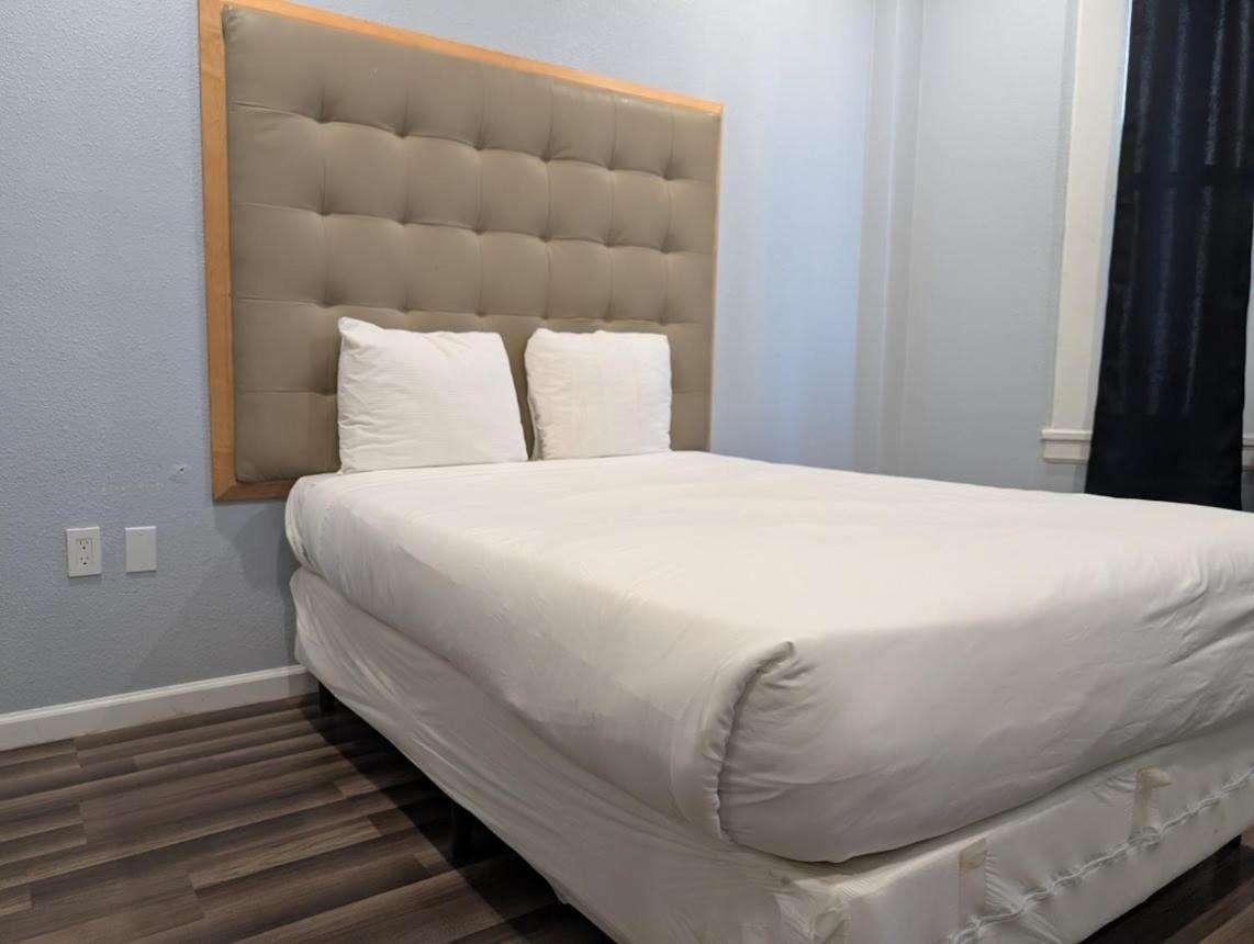 Deluxe Room,1746900859:JPEG