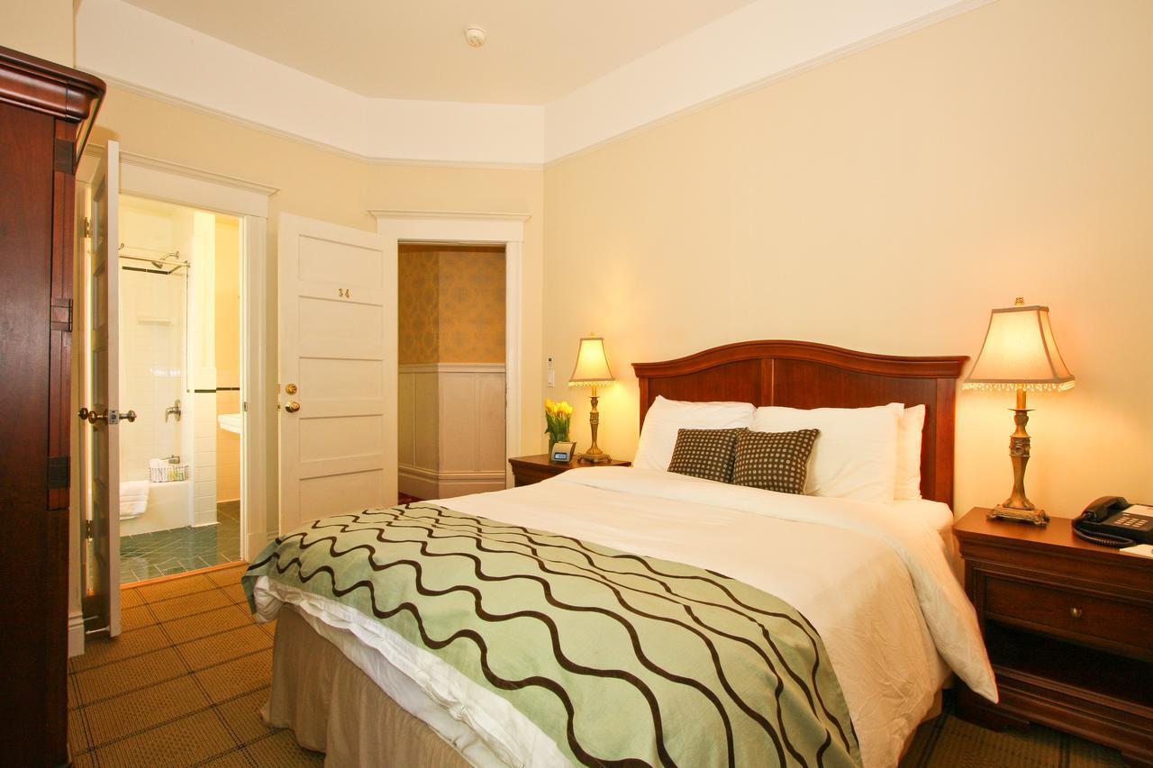 Queen Room with Private Bath,646388187:JPEG