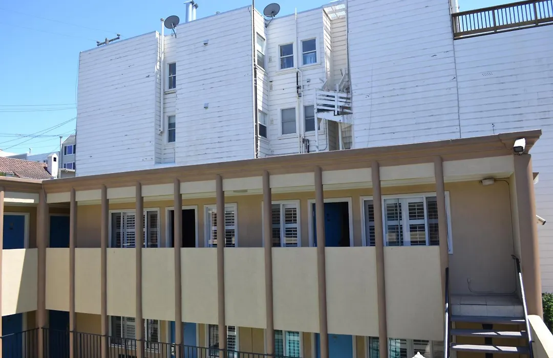 Alpha Inn And Suites-1