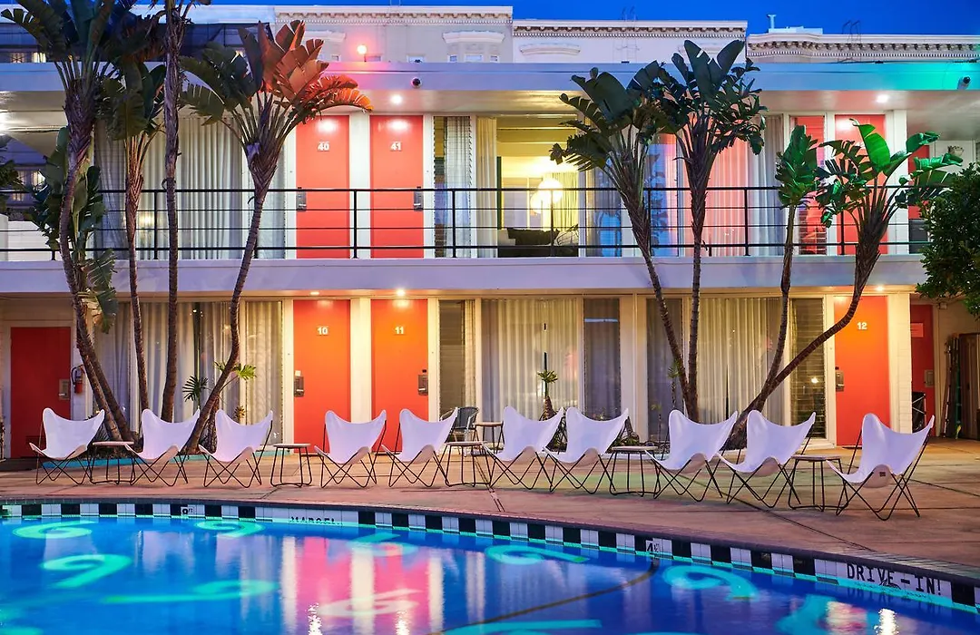 Phoenix Hotel-1