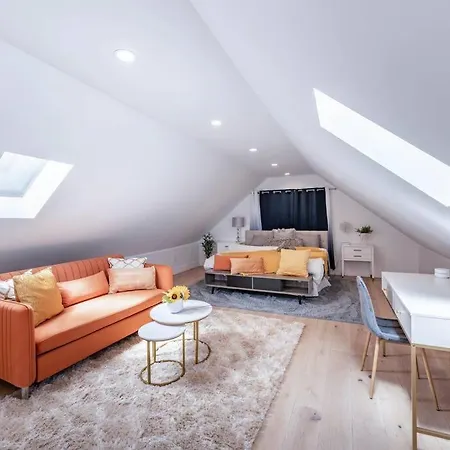 Modern 4Br Upper Unit Private Rooftop 30 Days-2