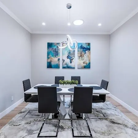 Modern 4Br Upper Unit Private Rooftop 30 Days-3